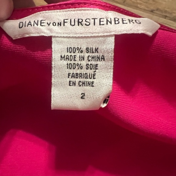 Diane Von Furstenberg Marla pink 100% silk wrap top - Picture 7 of 10